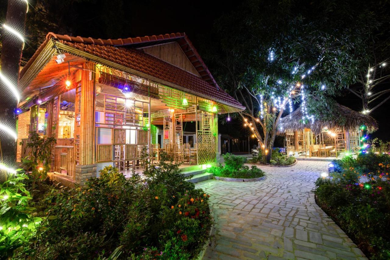 Hoanglong Riverside Homestay Ніньбінь Екстер'єр фото