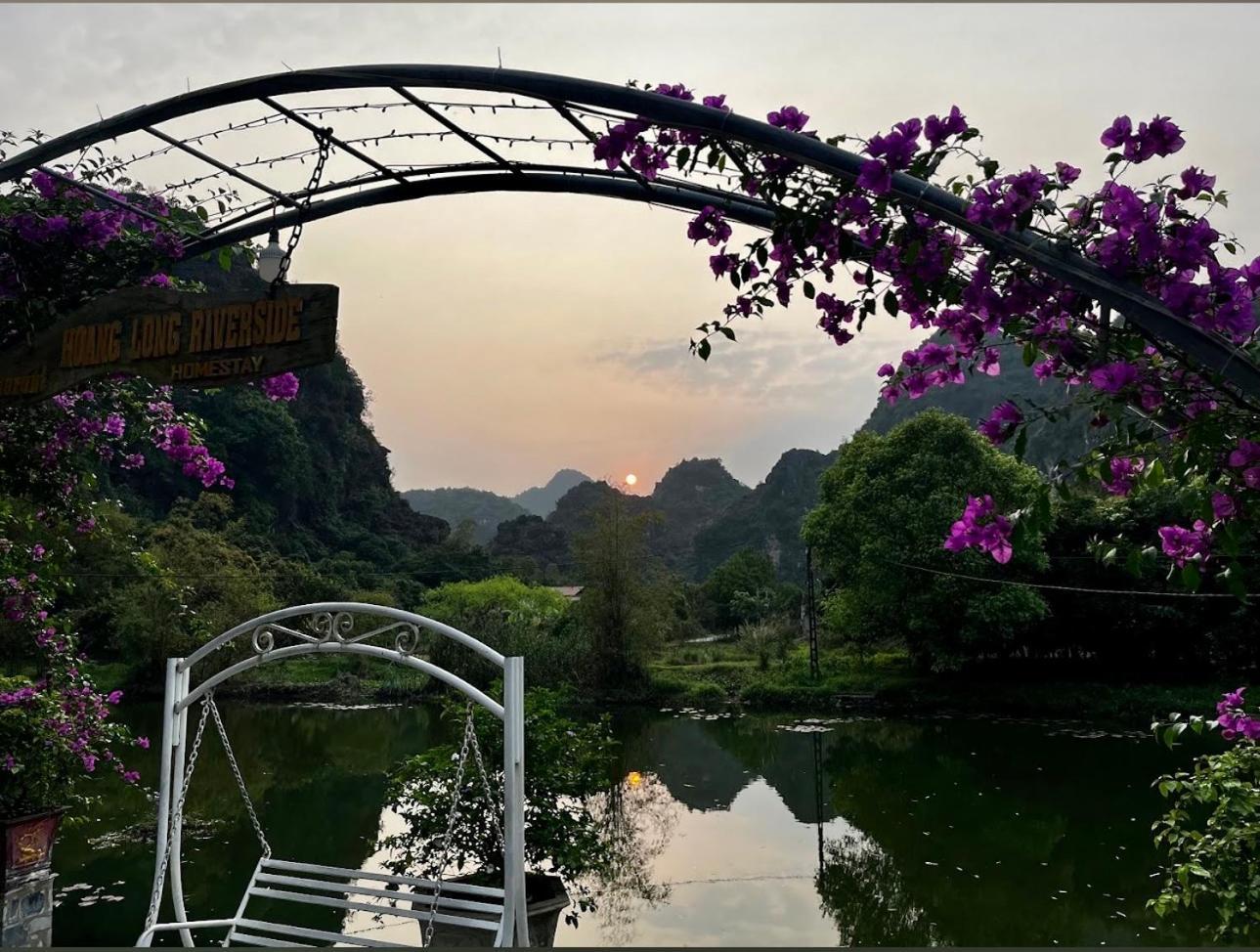 Hoanglong Riverside Homestay Ніньбінь Екстер'єр фото